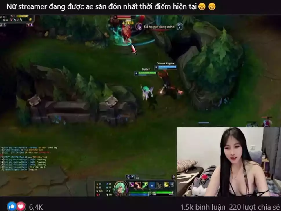 Chơi LOL nhưng vẫn livestream khoe dú =))